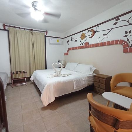 Suites Fenicia Playa del Carmen Exterior foto