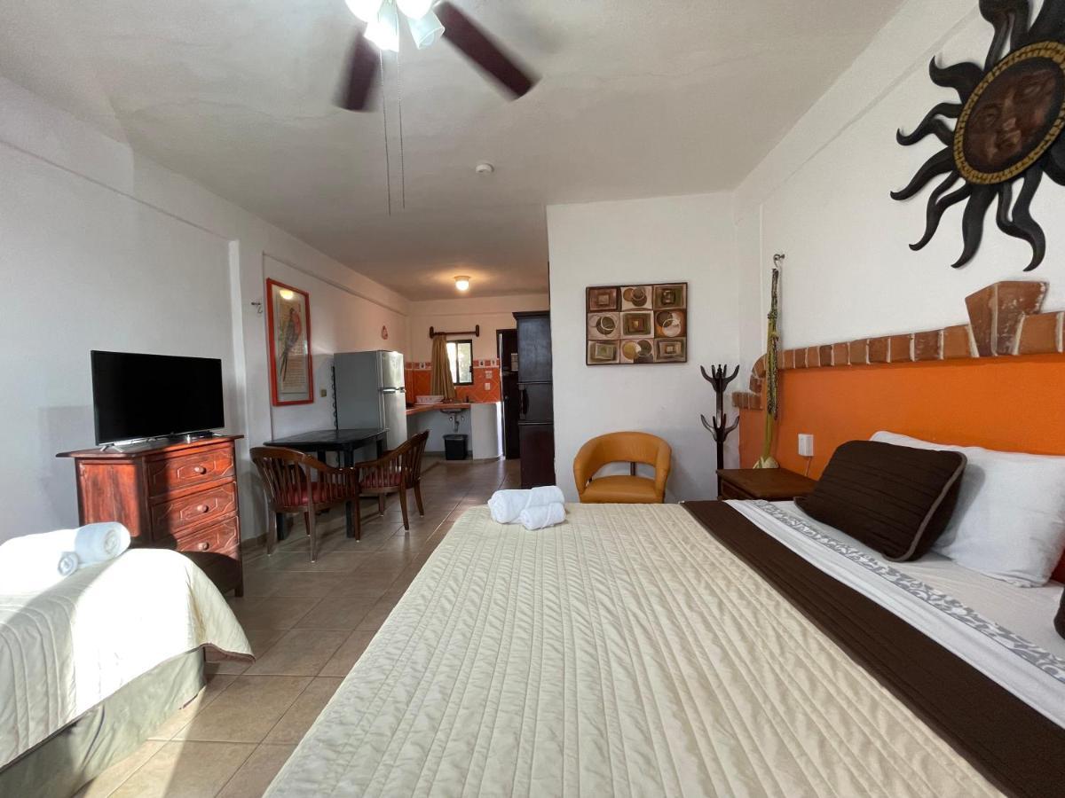 Suites Fenicia Playa del Carmen Exterior foto