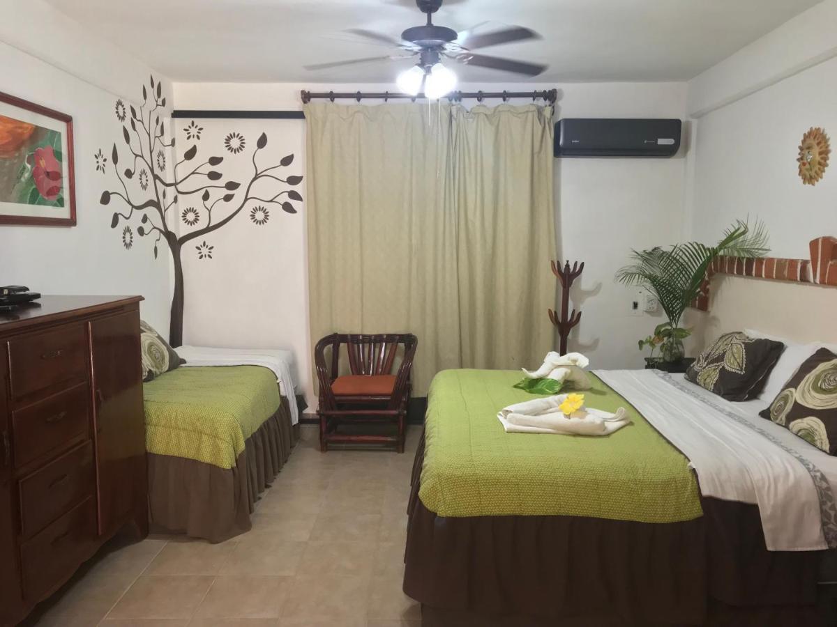 Suites Fenicia Playa del Carmen Exterior foto