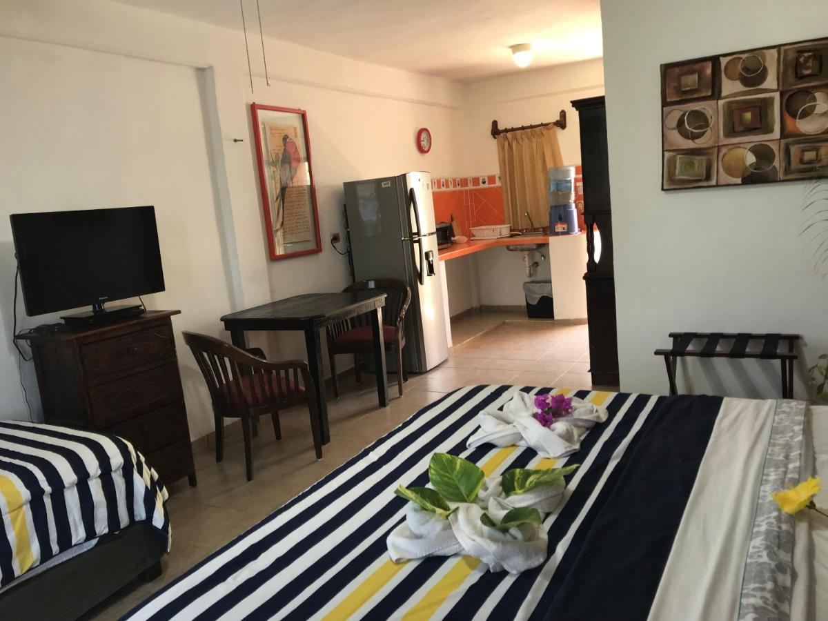 Suites Fenicia Playa del Carmen Exterior foto