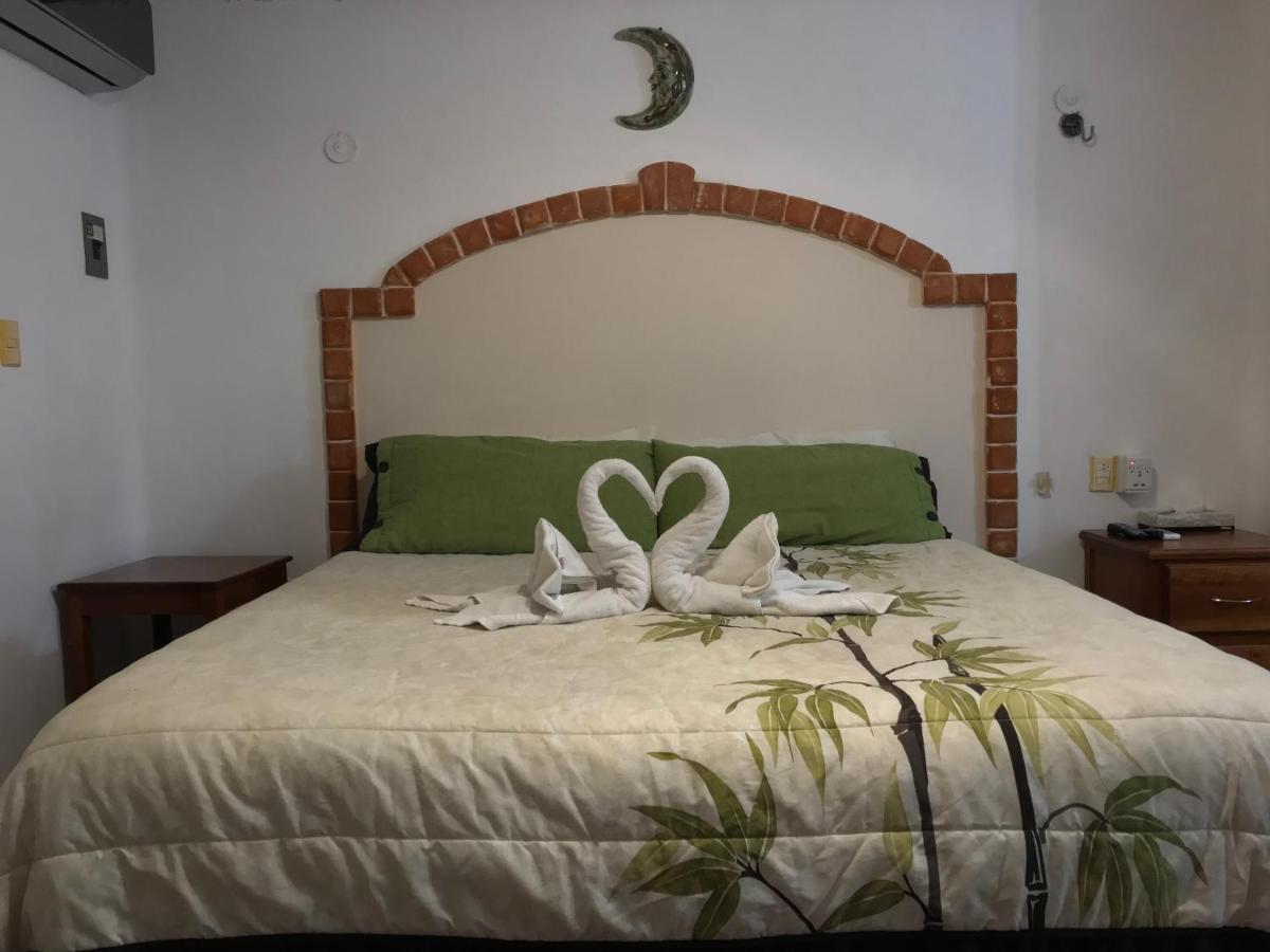 Suites Fenicia Playa del Carmen Exterior foto