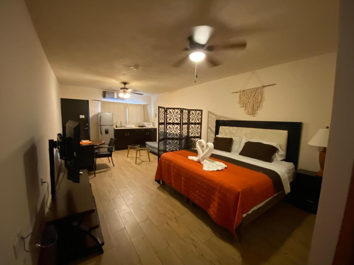 Suites Fenicia Playa del Carmen Exterior foto